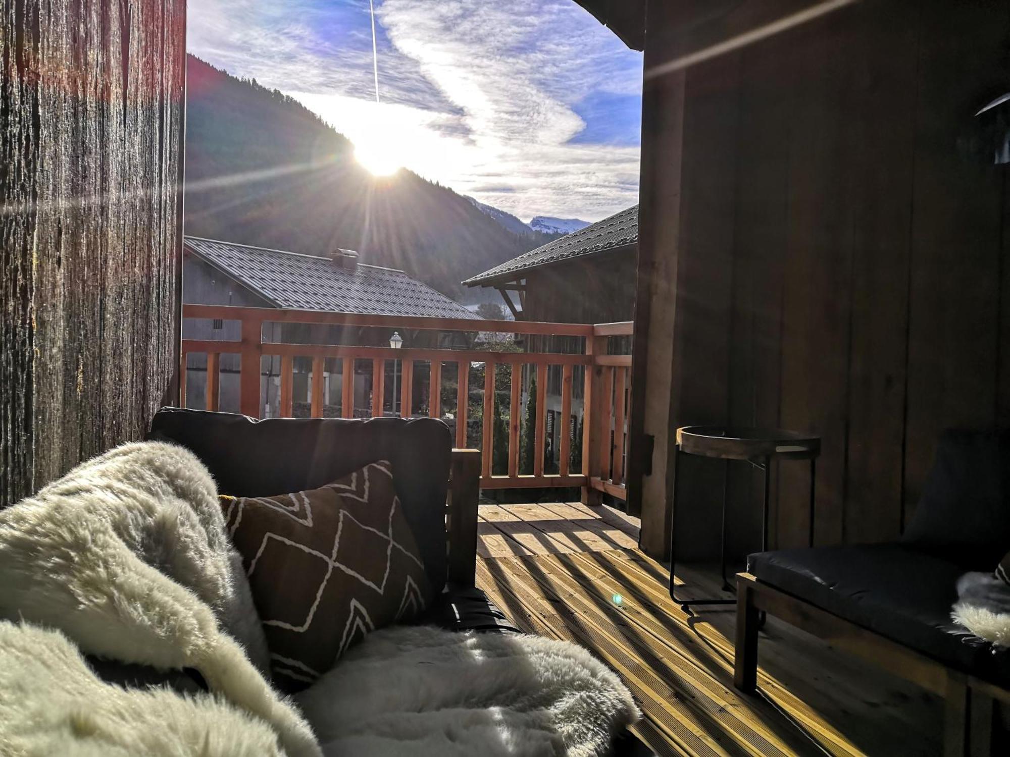 Chez Leon, Jacuzzi Et Sauna Des Le 1Er Septembre 2025 Samoëns Eksteriør billede